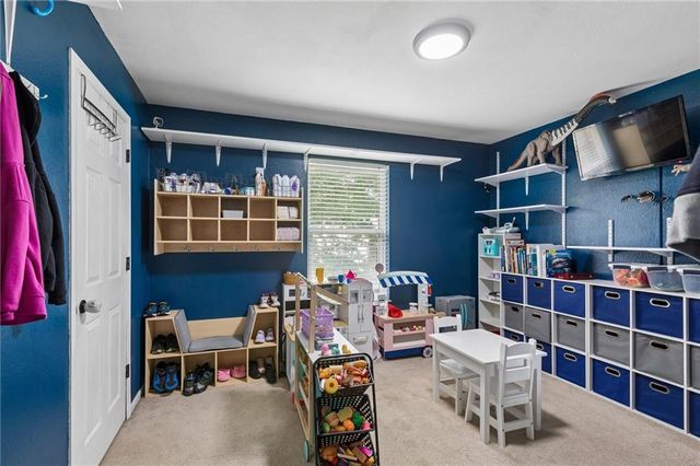18317 E 24 Hwy Circle, Independence, MO 64056
