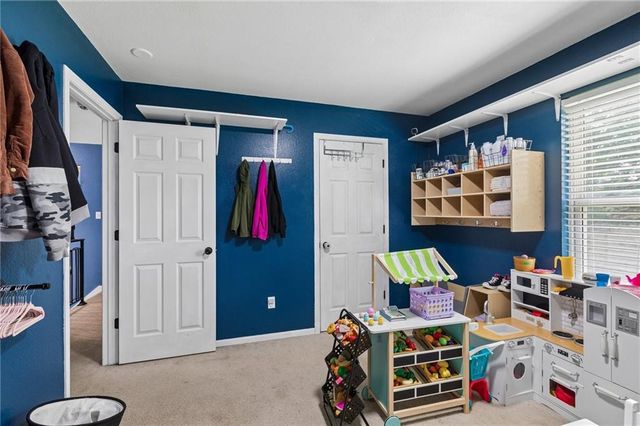 18317 E 24 Hwy Circle, Independence, MO 64056