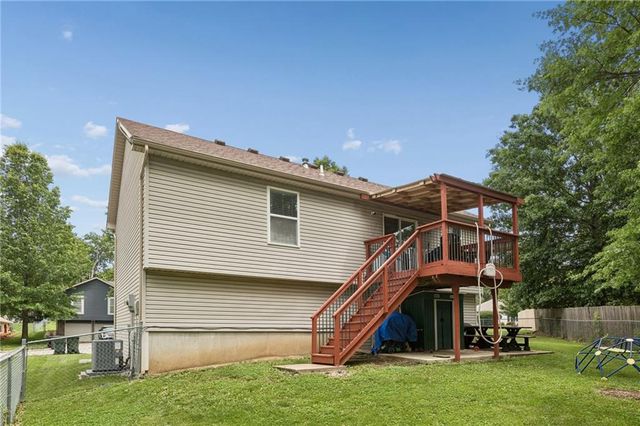 18317 E 24 Hwy Circle, Independence, MO 64056
