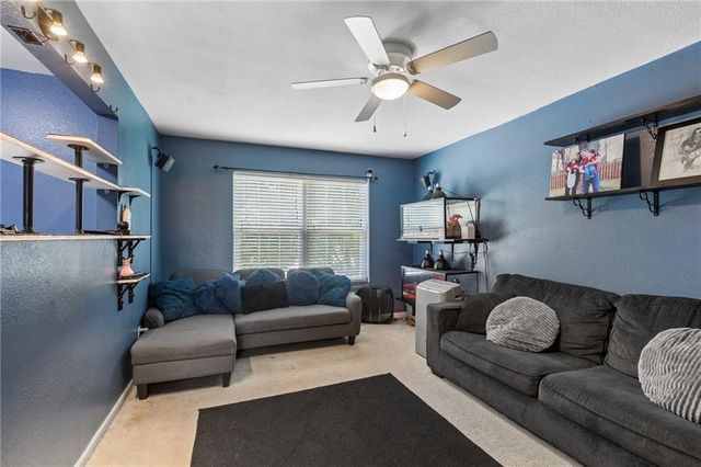 18317 E 24 Hwy Circle, Independence, MO 64056