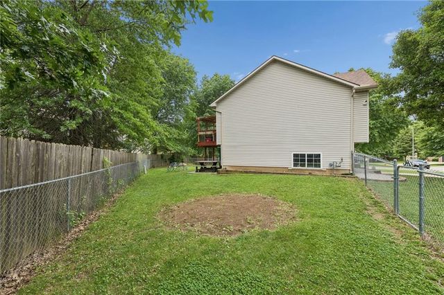 18317 E 24 Hwy Circle, Independence, MO 64056