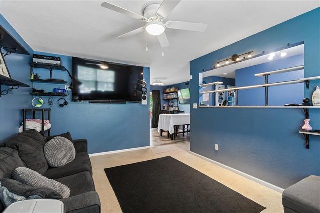 18317 E 24 Hwy Circle, Independence, MO 64056
