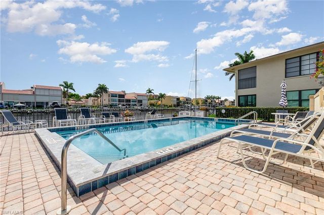 4005 SE 19th PL 1, Cape Coral, FL 33904