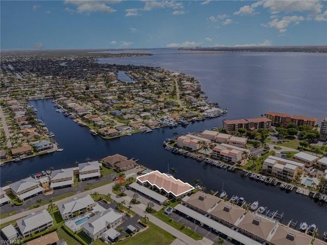 4005 SE 19th PL 1, Cape Coral, FL 33904