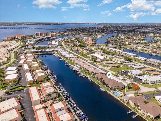 4005 SE 19th PL 1, Cape Coral, FL 33904