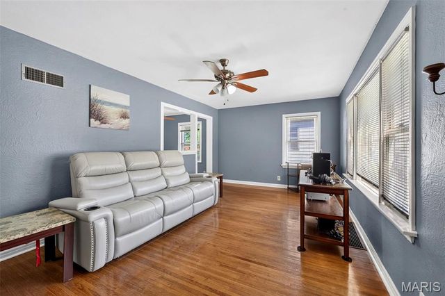 9659 Margo Ann Lane, St Louis, MO 63134