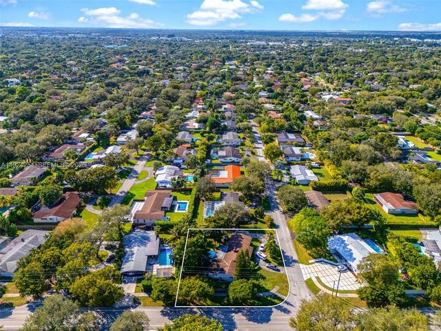 8200 SW 164th St, Palmetto Bay, FL 33157