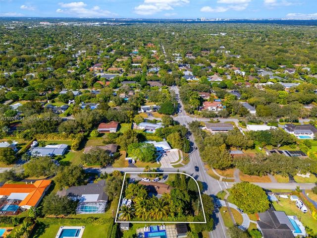 8200 SW 164th St, Palmetto Bay, FL 33157