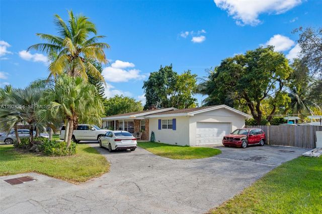 8200 SW 164th St, Palmetto Bay, FL 33157