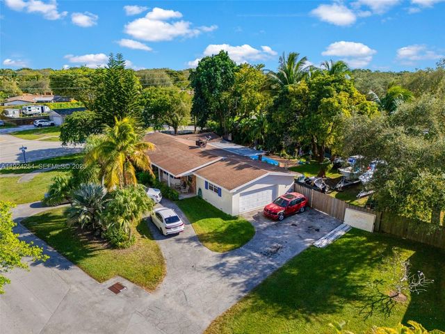 8200 SW 164th St, Palmetto Bay, FL 33157