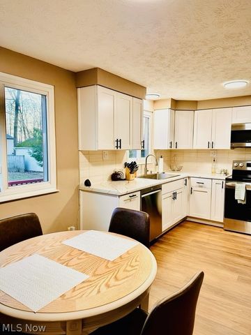 7666 Micawber, Warren, OH 44484