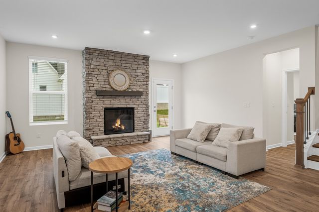 1016 Lionheart Dr, Hermitage, TN 37076