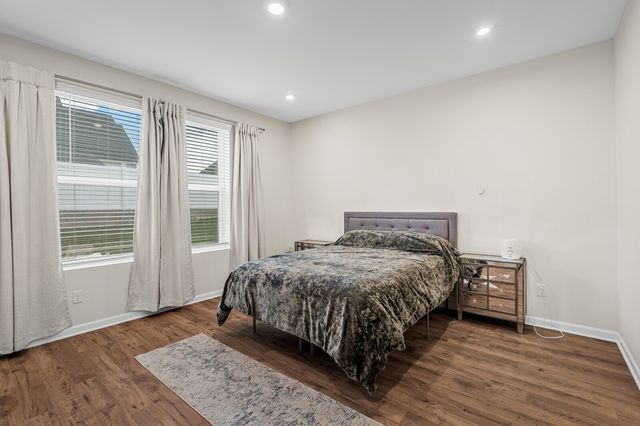 1016 Lionheart Dr, Hermitage, TN 37076