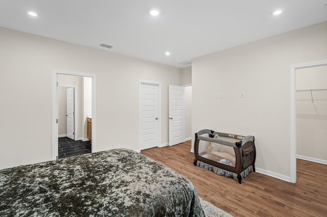 1016 Lionheart Dr, Hermitage, TN 37076