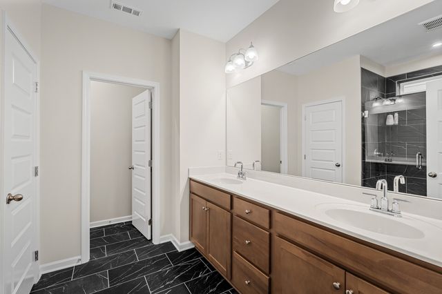 1016 Lionheart Dr, Hermitage, TN 37076