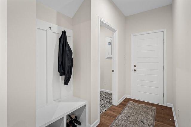 1016 Lionheart Dr, Hermitage, TN 37076