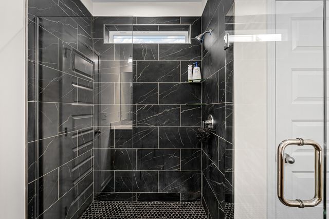 1016 Lionheart Dr, Hermitage, TN 37076