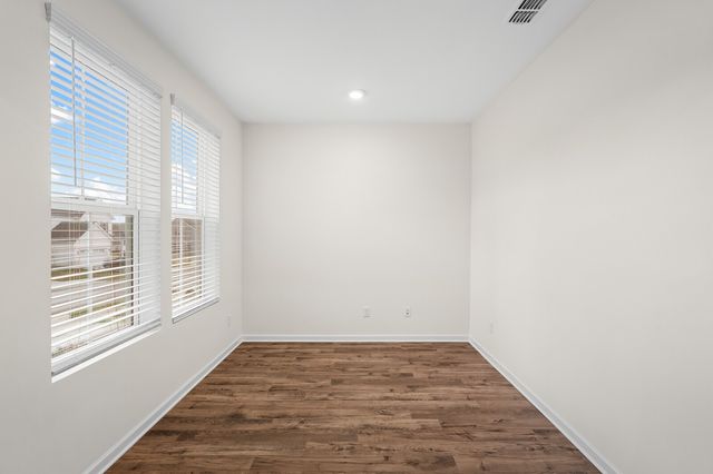 1016 Lionheart Dr, Hermitage, TN 37076