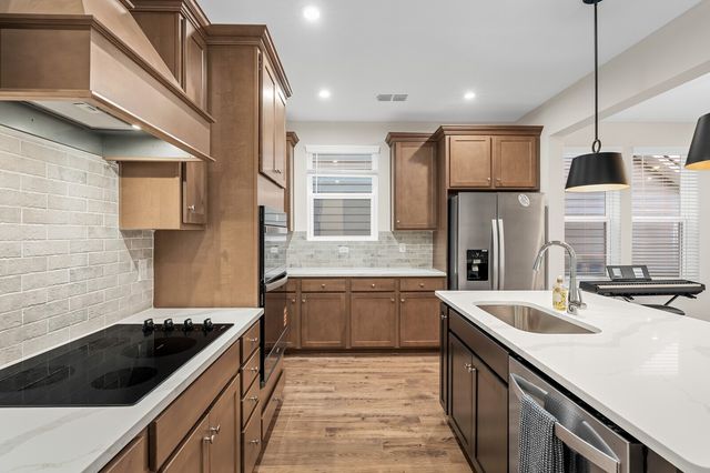 1016 Lionheart Dr, Hermitage, TN 37076