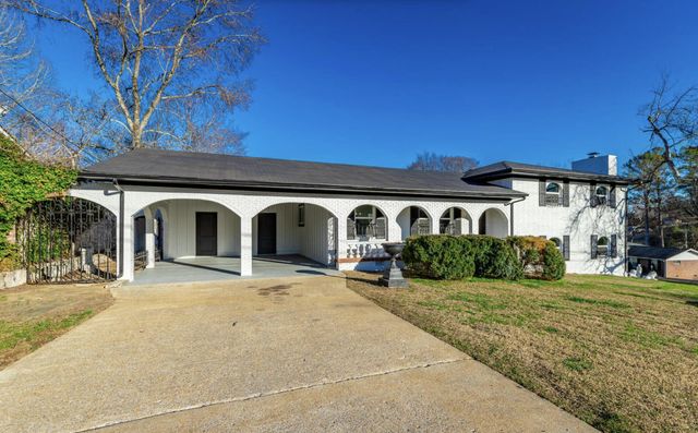 130 Sycamore Drive, Rossville, GA 30741