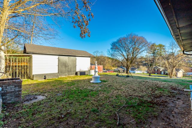 130 Sycamore Drive, Rossville, GA 30741