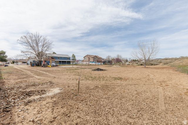 7998 N SAPPHIRE DR, St. George, UT 84770