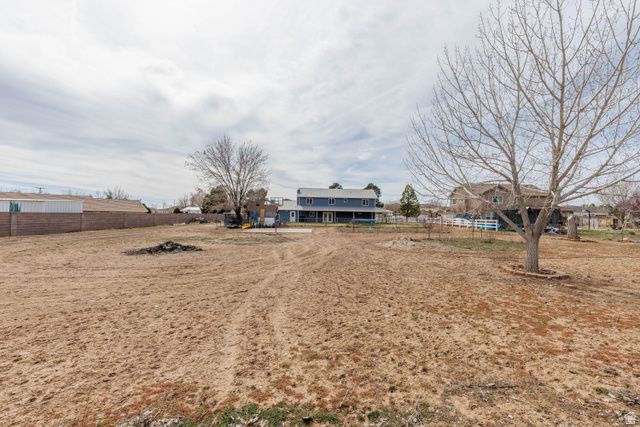 7998 N SAPPHIRE DR, St. George, UT 84770