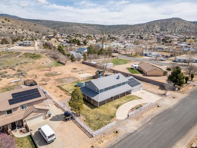 7998 N SAPPHIRE DR, St. George, UT 84770