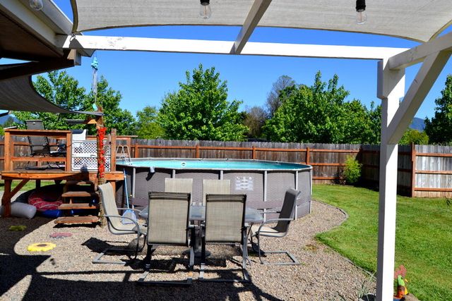 2821 S River Road, Grants Pass, OR 97527