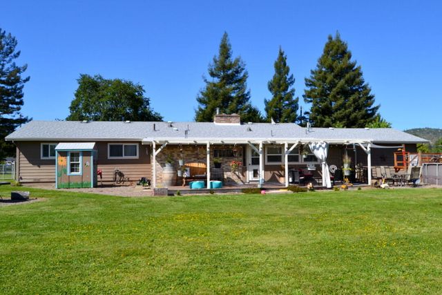 2821 S River Road, Grants Pass, OR 97527
