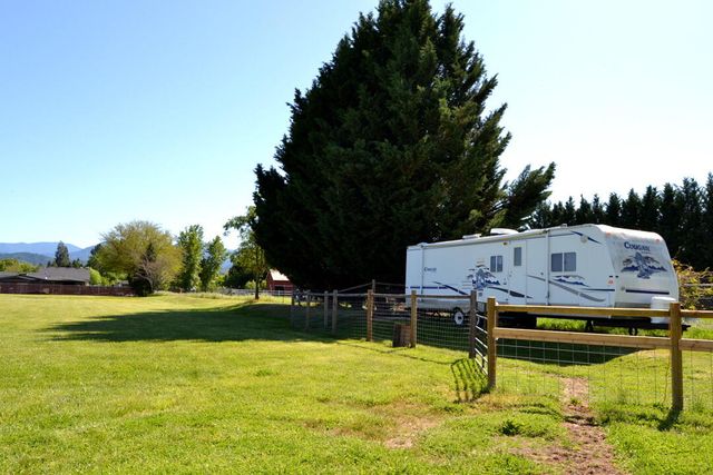 2821 S River Road, Grants Pass, OR 97527