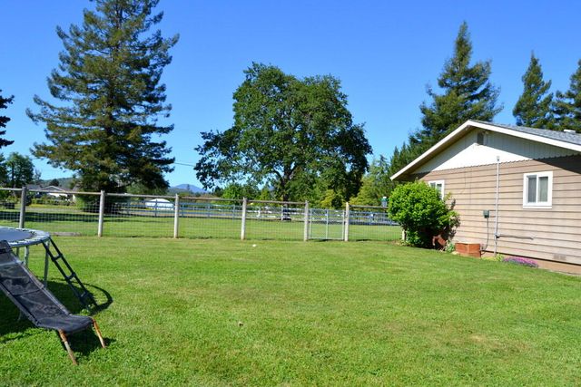2821 S River Road, Grants Pass, OR 97527