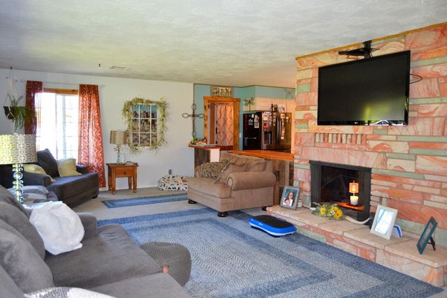 2821 S River Road, Grants Pass, OR 97527