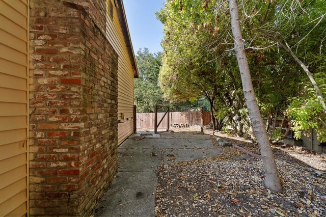 201 Tamalpais Dr, Vallejo, CA 94589