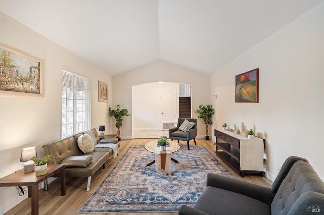 201 Tamalpais Dr, Vallejo, CA 94589