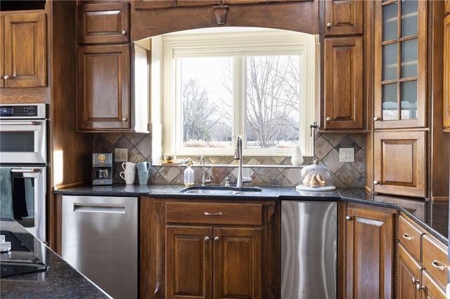 18125 Windsor Drive, Stilwell, KS 66085