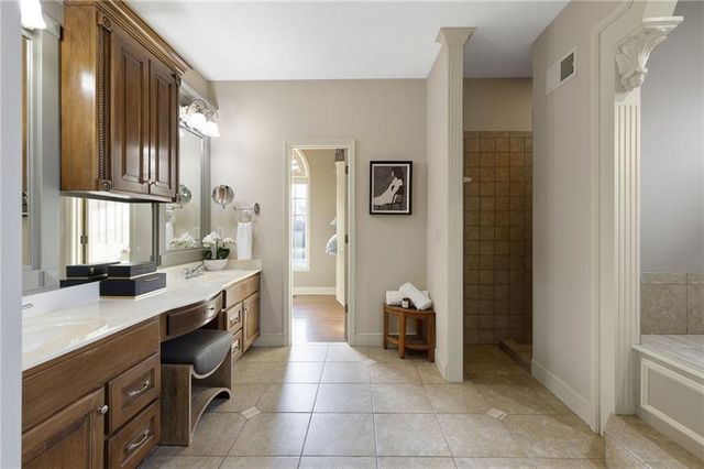 18125 Windsor Drive, Stilwell, KS 66085