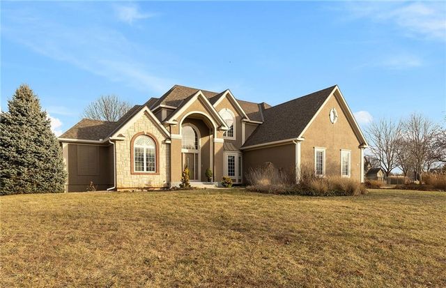 18125 Windsor Drive, Stilwell, KS 66085