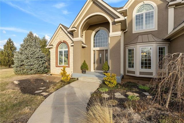 18125 Windsor Drive, Stilwell, KS 66085