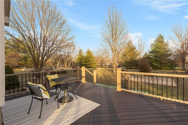 18125 Windsor Drive, Stilwell, KS 66085