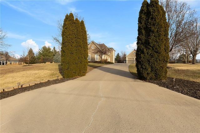 18125 Windsor Drive, Stilwell, KS 66085