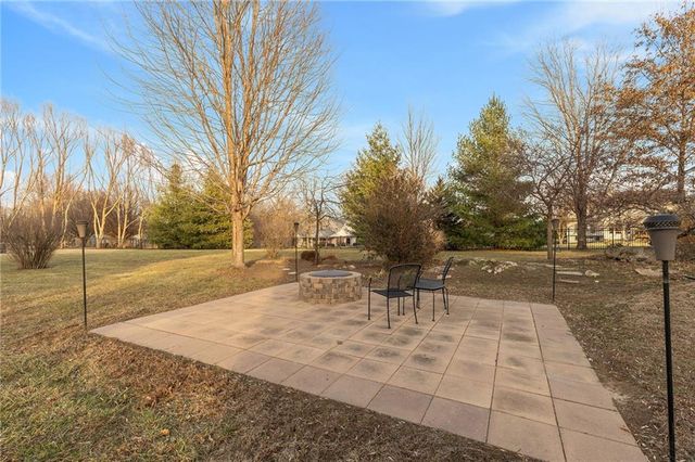 18125 Windsor Drive, Stilwell, KS 66085