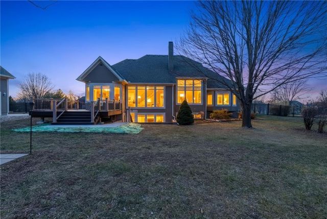 18125 Windsor Drive, Stilwell, KS 66085