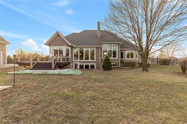 18125 Windsor Drive, Stilwell, KS 66085