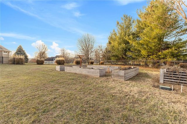 18125 Windsor Drive, Stilwell, KS 66085