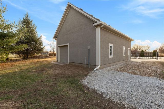18125 Windsor Drive, Stilwell, KS 66085