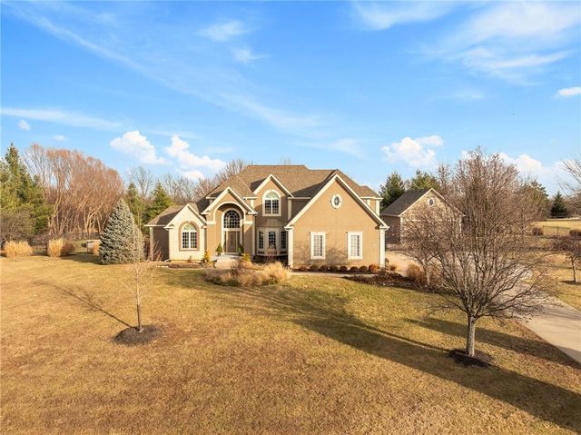 18125 Windsor Drive, Stilwell, KS 66085