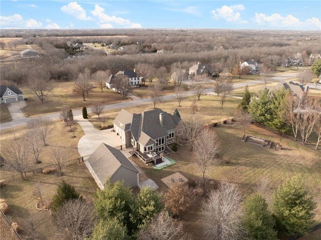 18125 Windsor Drive, Stilwell, KS 66085