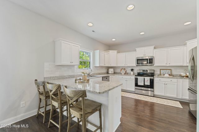 208 Wood House Drive, Jacksonville, NC 28546