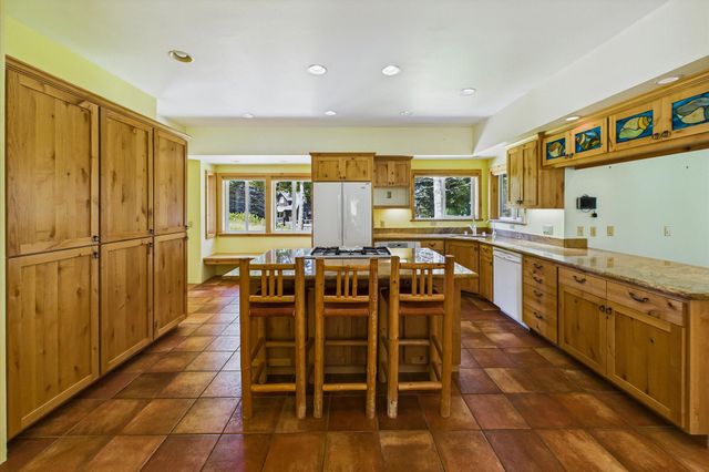 758 Beach Road, Shelter Cove, CA 95589